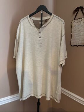 Men's Short-Sleeve Hobbs Creek brand in Light Cream with Contrast Stitch